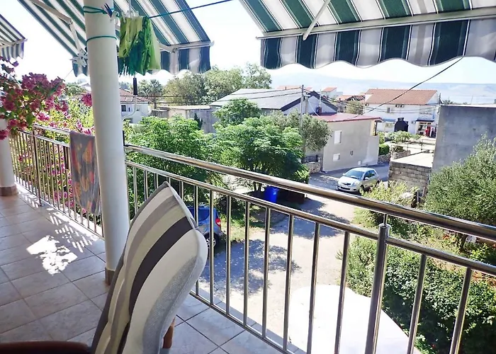 Appartement In Starigrad-paklenica 6860