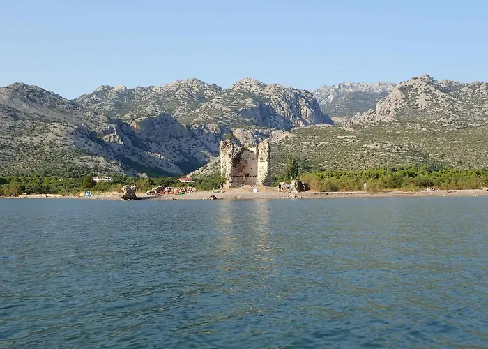 In Starigrad-paklenica 6860 Appartement *