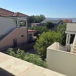 In Starigrad-paklenica 6860 アパート