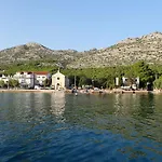 In Starigrad-paklenica 6860 アパート スタリグラード