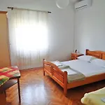 In Starigrad-paklenica 6860 * スタリグラード