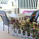 In Starigrad-paklenica 6860 * スタリグラード