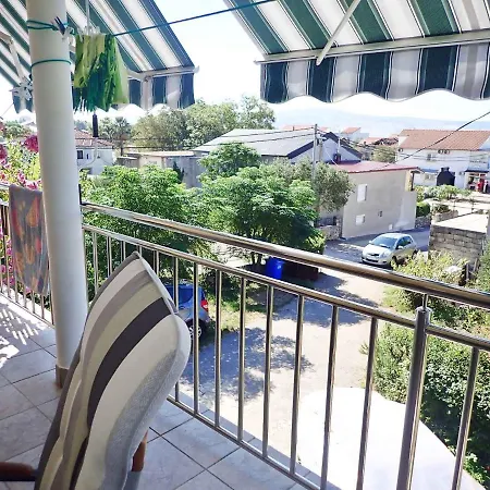 Apartment In Starigrad-paklenica 6860