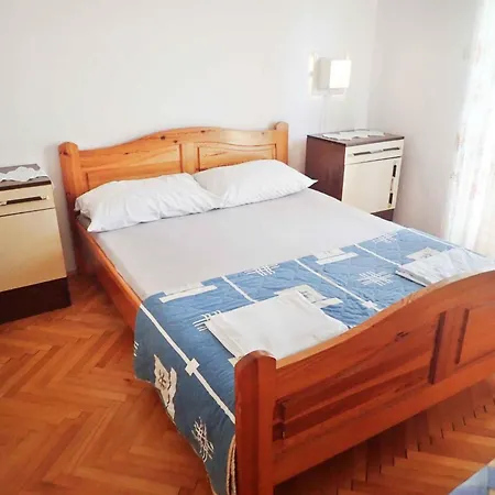Apartment In Starigrad-paklenica 6860
