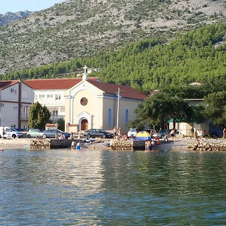 In Starigrad-paklenica 6860 *